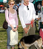Filename=mutts3.jpg
Filesize=165KiB
Dimensions=766x1200
Date added=May 02, 2005 mutts3.jpg