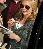 Filename=Letterman2004_Arrival03.jpg
Filesize=140KiB
Dimensions=700x1200
Date added=Jan 30, 2009 Letterman2004_Arrival03.jpg