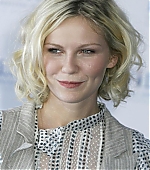 Filename=deauvillephotocall_58.jpg
Filesize=126KiB
Dimensions=828x1200
Date added=Oct 07, 2005 deauvillephotocall_58.jpg