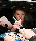 Filename=Regis_Signing03.jpg
Filesize=92KiB
Dimensions=1200x782
Date added=Jul 10, 2007 Regis_Signing03.jpg