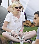 Filename=Coachella01.jpg
Filesize=109KiB
Dimensions=959x1200
Date added=Apr 22, 2009 Coachella01.jpg