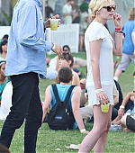 Filename=Coachella20.jpg
Filesize=109KiB
Dimensions=700x1200
Date added=Apr 22, 2009 Coachella20.jpg