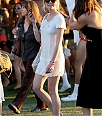 Filename=Coachella40.jpg
Filesize=113KiB
Dimensions=763x1200
Date added=Apr 23, 2009 Coachella40.jpg