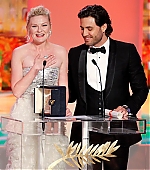 Filename=Cannes2011_Awards26.jpg
Filesize=109KiB
Dimensions=872x1200
Date added=May 23, 2011 Cannes2011_Awards26.jpg