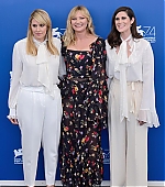 Filename=Woodshock_VenicePhotocall020.jpg
Filesize=100KiB
Dimensions=800x1200
Date added=Sep 04, 2017 Woodshock_VenicePhotocall020.jpg