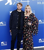 Filename=Woodshock_VenicePhotocall076.jpg
Filesize=118KiB
Dimensions=800x1200
Date added=Sep 06, 2017 Woodshock_VenicePhotocall076.jpg
