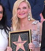 Filename=WalkOfFame089.jpg
Filesize=165KiB
Dimensions=900x1200
Date added=Sep 29, 2019 WalkOfFame089.jpg
