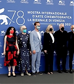 Filename=PowerOfTheDog_VenicePhotocall07.jpg
Filesize=102KiB
Dimensions=1200x800
Date added=Sep 04, 2021 PowerOfTheDog_VenicePhotocall07.jpg