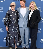 Filename=PowerOfTheDog_VenicePhotocall27.jpg
Filesize=105KiB
Dimensions=800x1200
Date added=Sep 04, 2021 PowerOfTheDog_VenicePhotocall27.jpg