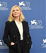 Filename=PowerOfTheDog_VenicePhotocall86.jpg
Filesize=69KiB
Dimensions=1200x800
Date added=Sep 15, 2021 PowerOfTheDog_VenicePhotocall86.jpg