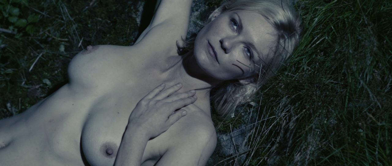 Melancholia_BluRay589.jpg